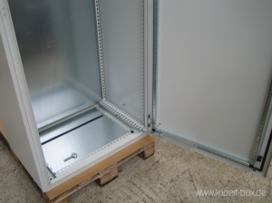 Anreihschrank LA, eintürig offen, unterer Bereich